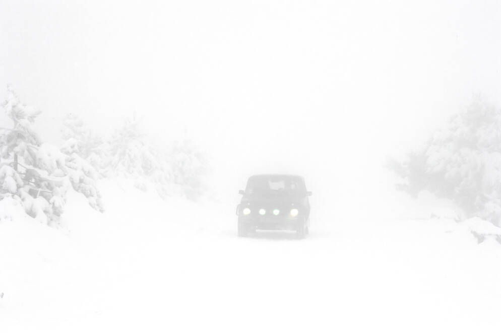 アイスバーン、ホワイトアウト、立ち往生。雪道でおきる自動車事故に
